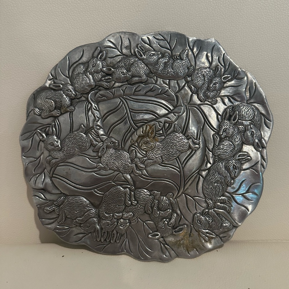 1990 Arthur Court Bunny Plate